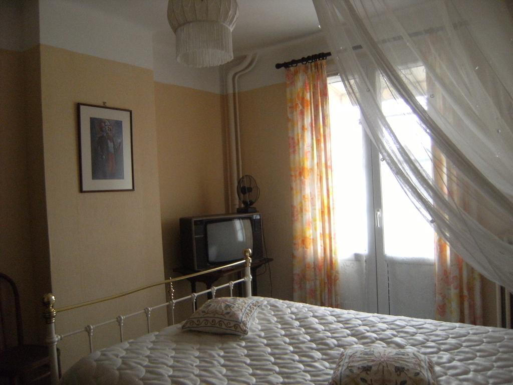 ホテル Le Soleil D'Or Vimoutiers 部屋 写真